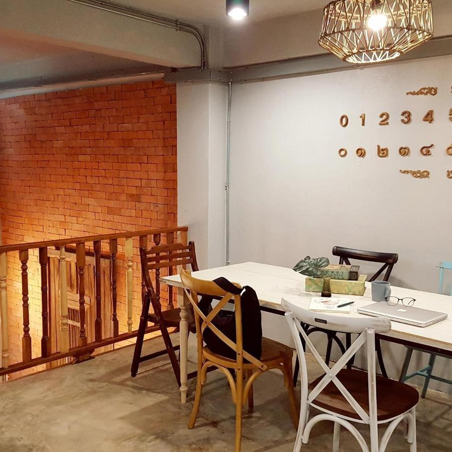Bangpho Story Hostel Bangkok Luaran gambar