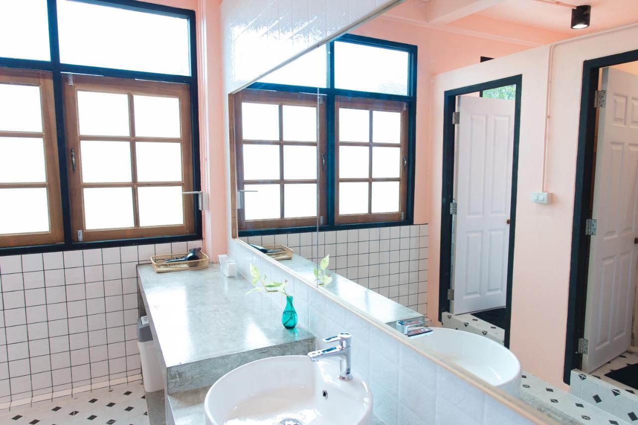 Bangpho Story Hostel Bangkok Luaran gambar