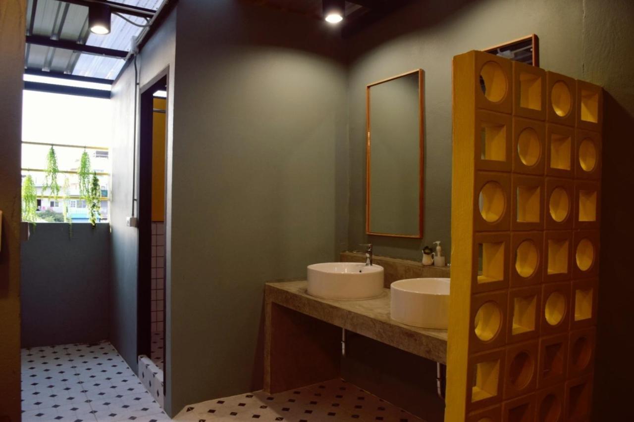 Bangpho Story Hostel Bangkok Luaran gambar